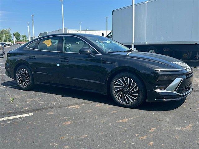 new 2025 Hyundai Sonata Hybrid car, priced at $38,515