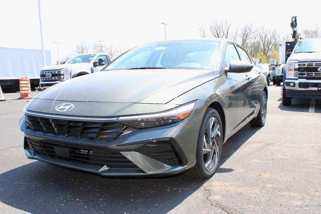 new 2025 Hyundai Elantra car, priced at $25,612