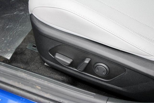 new 2025 Hyundai Elantra car, priced at $27,757