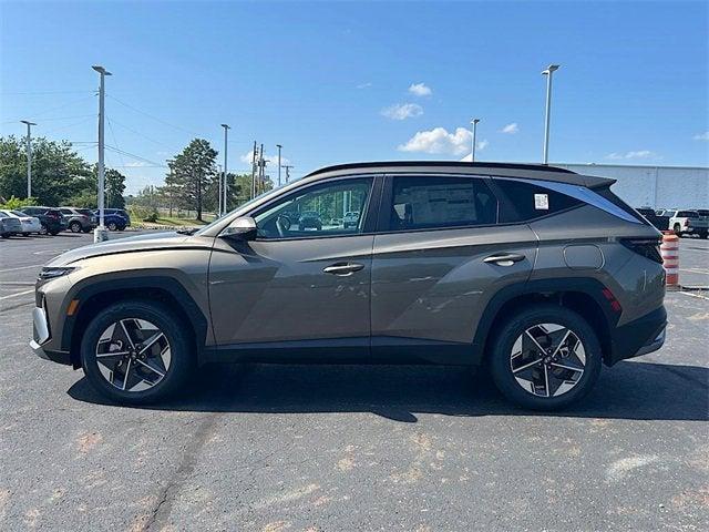 new 2025 Hyundai TUCSON Hybrid car, priced at $37,228