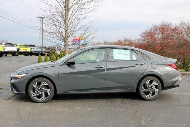 new 2025 Hyundai Elantra HEV car, priced at $28,063