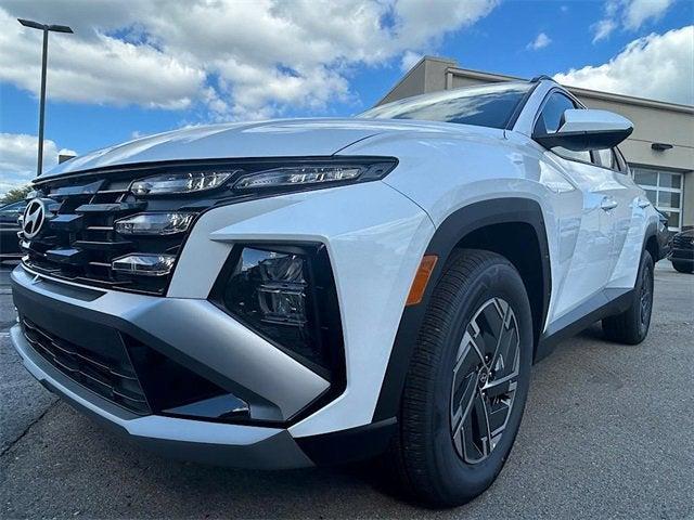new 2025 Hyundai TUCSON Hybrid car, priced at $34,141