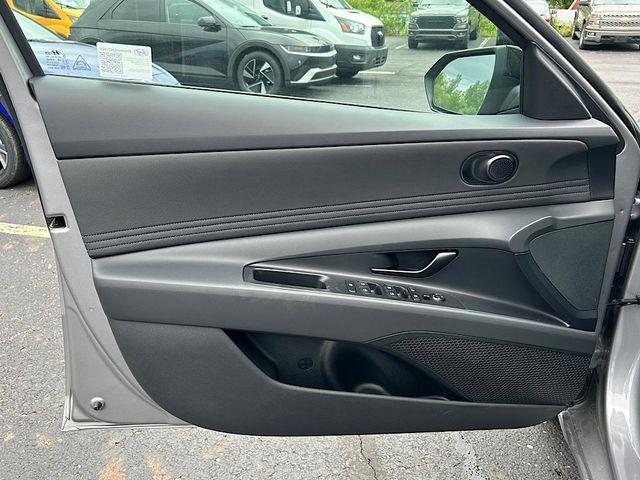 new 2025 Hyundai ELANTRA HEV car