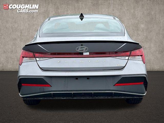 new 2025 Hyundai ELANTRA HEV car