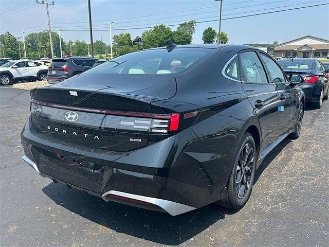 new 2025 Hyundai Sonata car, priced at $28,876