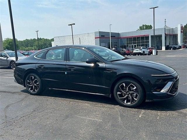 new 2025 Hyundai Sonata car, priced at $28,876