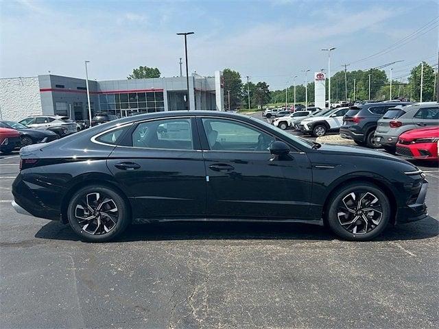 new 2025 Hyundai Sonata car, priced at $28,876