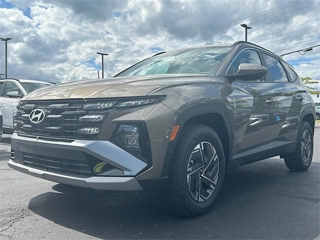 new 2025 Hyundai TUCSON Hybrid car, priced at $37,228