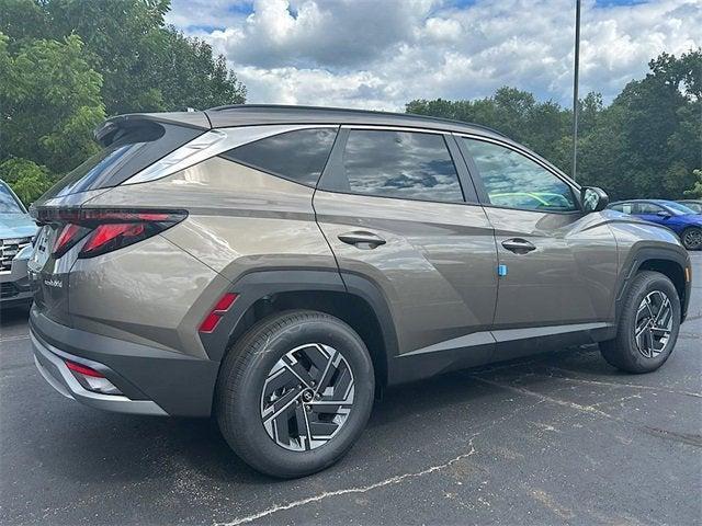 new 2025 Hyundai TUCSON Hybrid car, priced at $37,228