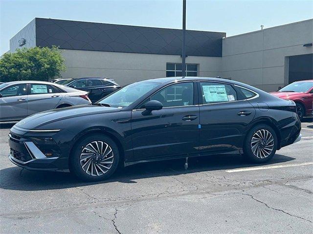 new 2025 Hyundai Sonata Hybrid car, priced at $37,370
