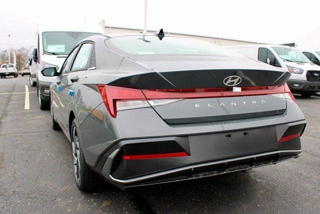 new 2025 Hyundai Elantra car, priced at $25,600