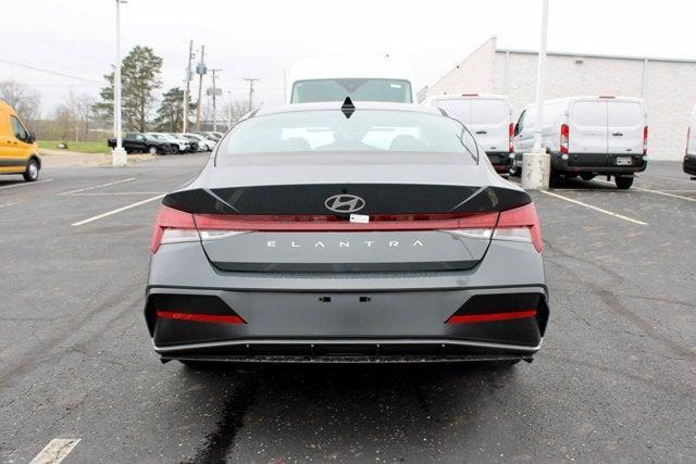 new 2025 Hyundai Elantra car, priced at $25,600