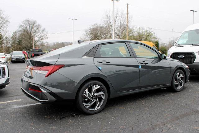 new 2025 Hyundai Elantra car, priced at $25,900