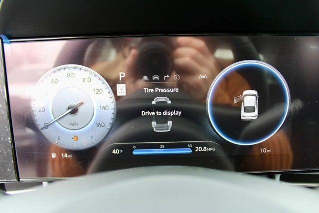 new 2025 Hyundai Elantra car, priced at $25,600