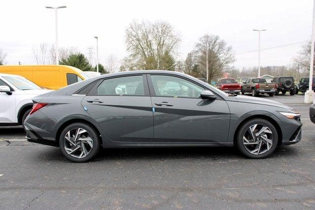 new 2025 Hyundai Elantra car, priced at $25,600