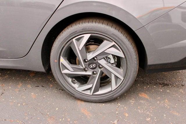 new 2025 Hyundai Elantra car, priced at $25,600