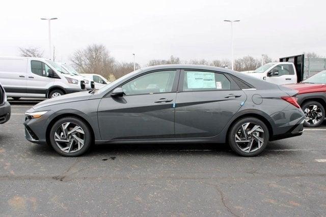 new 2025 Hyundai Elantra car, priced at $25,600