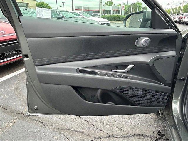 new 2025 Hyundai Elantra car, priced at $22,233