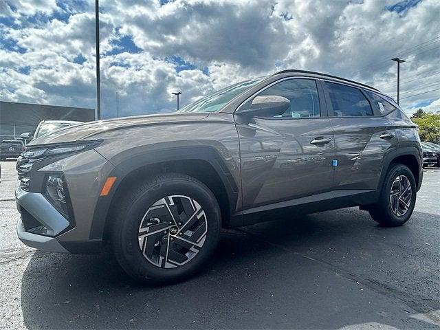 new 2025 Hyundai TUCSON Hybrid car, priced at $33,907