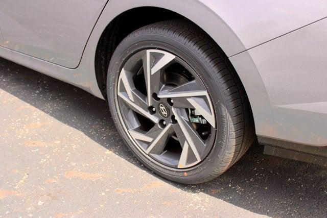 new 2025 Hyundai Elantra car, priced at $25,602