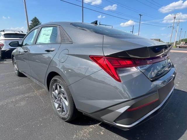 new 2024 Hyundai Elantra HEV car, priced at $27,358