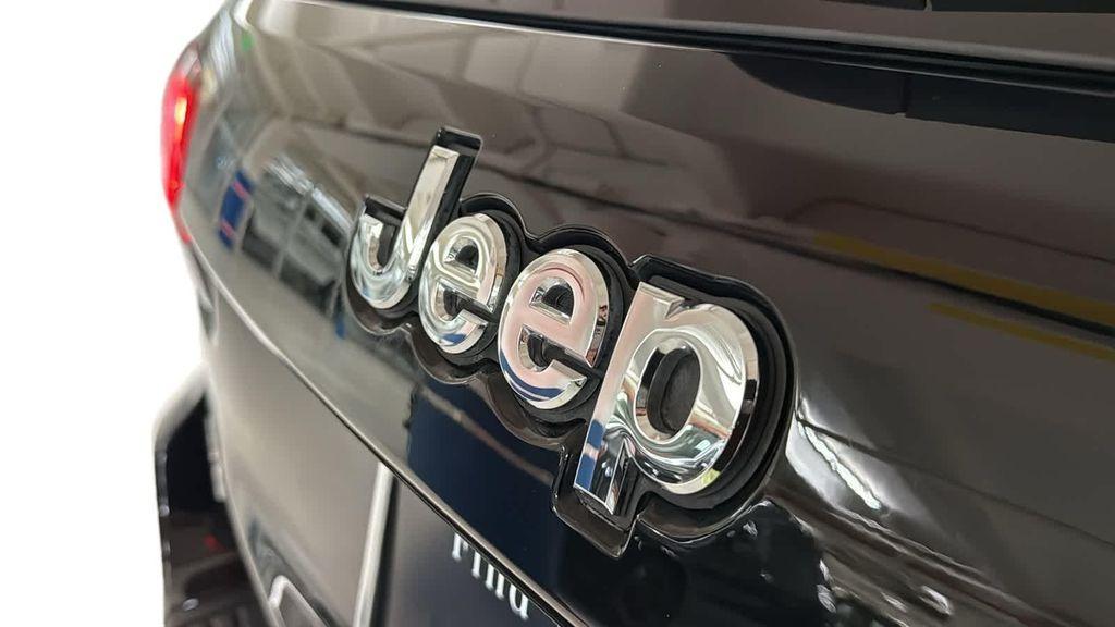 used 2022 Jeep Grand Cherokee car, priced at $23,990