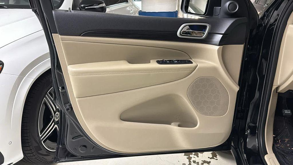 used 2022 Jeep Grand Cherokee car, priced at $23,990