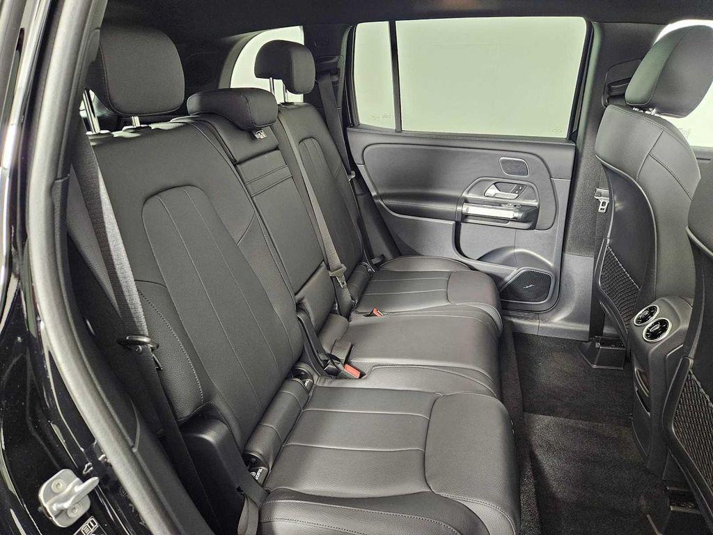 new 2025 Mercedes-Benz GLB 250 car, priced at $53,685