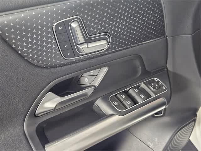 used 2025 Mercedes-Benz GLA 250 car