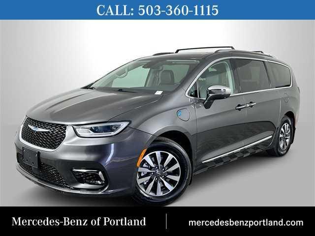 used 2021 Chrysler Pacifica Hybrid car, priced at $34,998