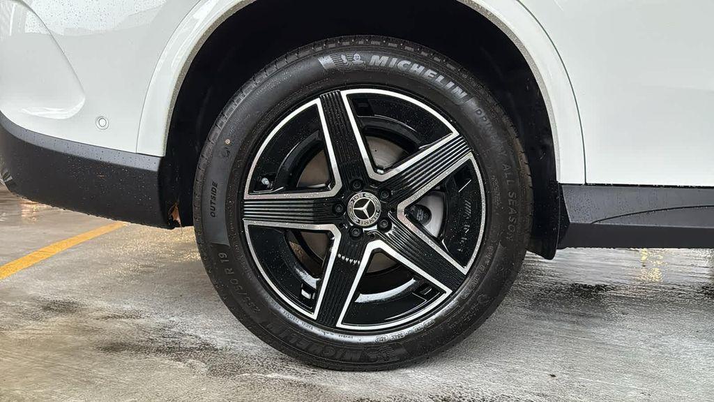 new 2026 Mercedes-Benz GLC 300 car, priced at $60,585
