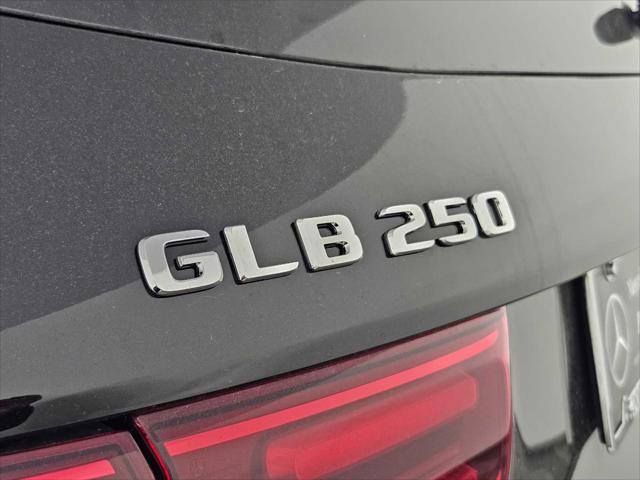 new 2025 Mercedes-Benz GLB 250 car, priced at $52,295