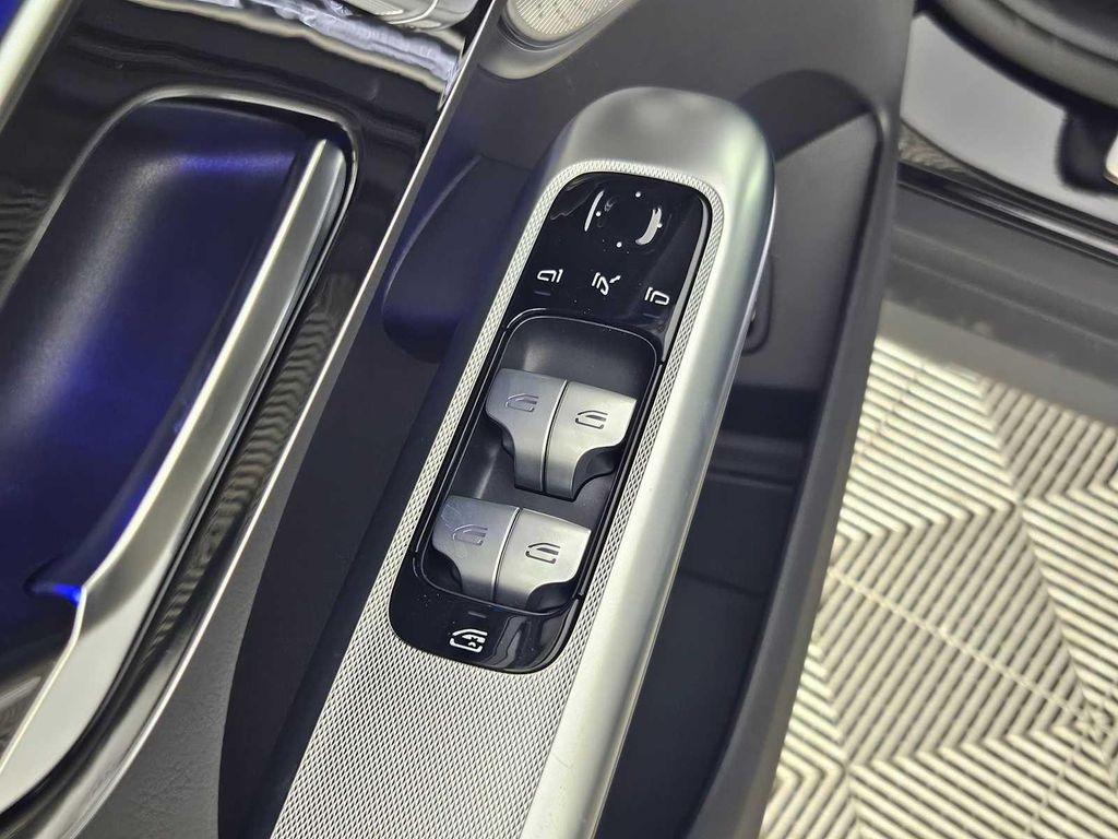new 2025 Mercedes-Benz GLC 300 car, priced at $58,585