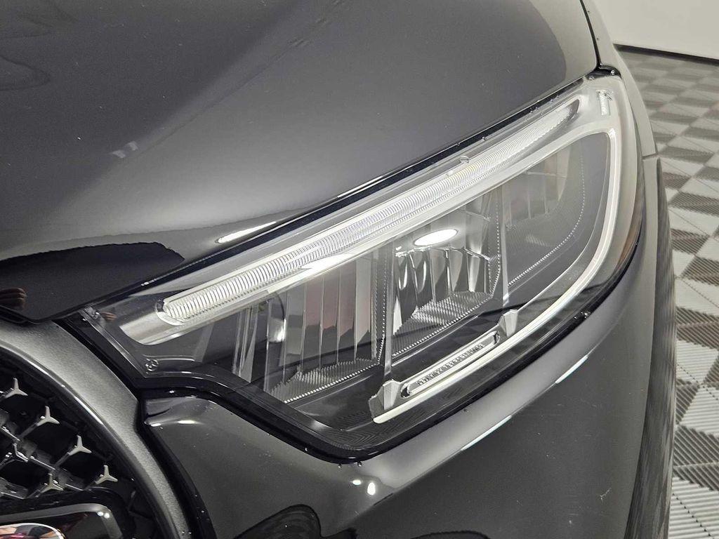 new 2025 Mercedes-Benz GLC 350e car, priced at $70,185