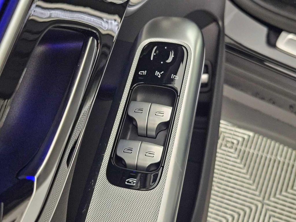 new 2025 Mercedes-Benz GLC 350e car, priced at $70,185