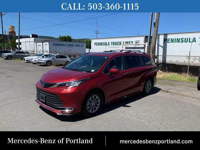 used 2022 Toyota Sienna car, priced at $38,998