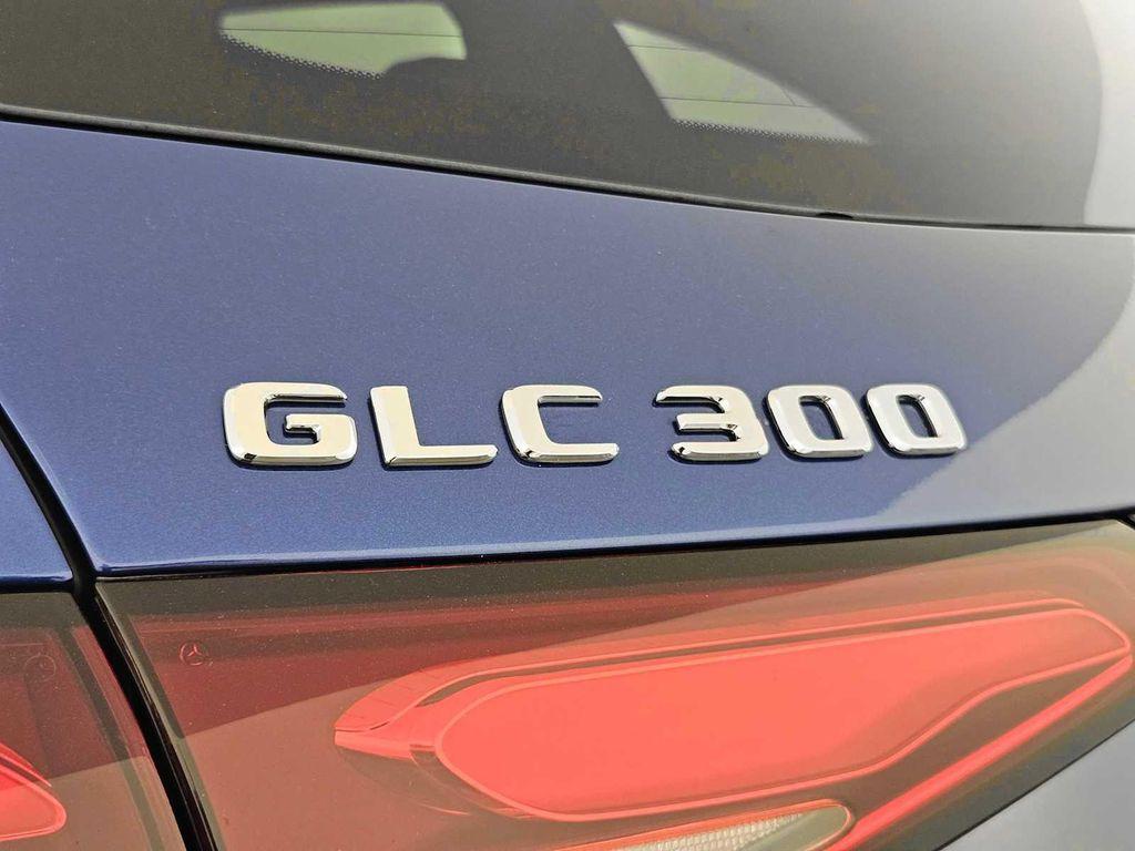 new 2025 Mercedes-Benz GLC 300 car, priced at $61,635