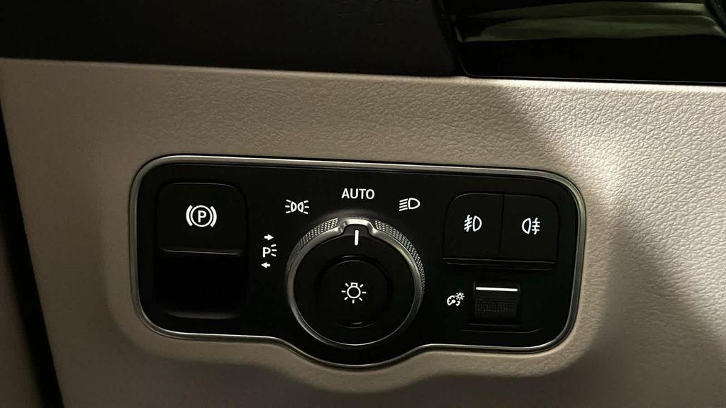 used 2025 Mercedes-Benz GLA 250 car, priced at $38,990