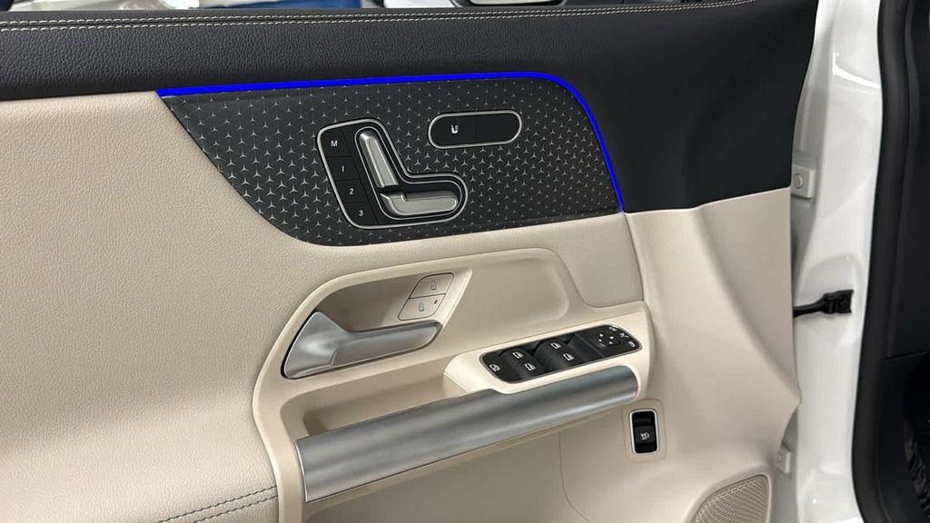 used 2025 Mercedes-Benz GLA 250 car, priced at $38,990