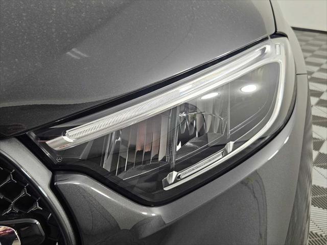 new 2025 Mercedes-Benz GLC 300 car, priced at $60,585