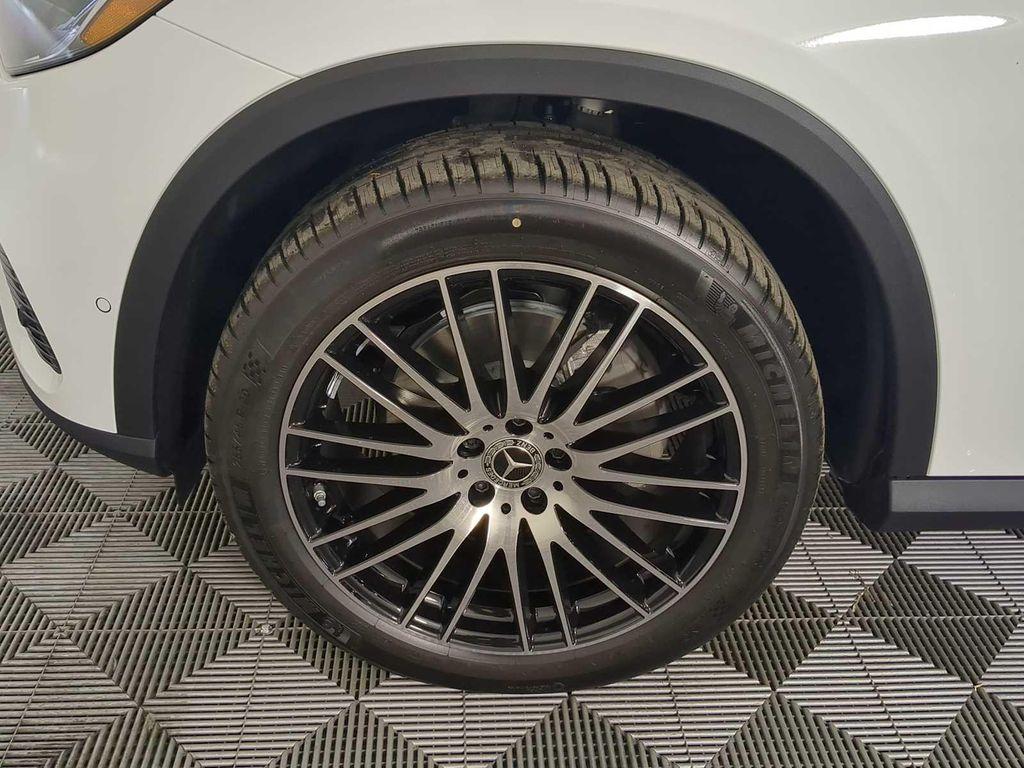 new 2026 Mercedes-Benz GLC 300 car, priced at $58,925