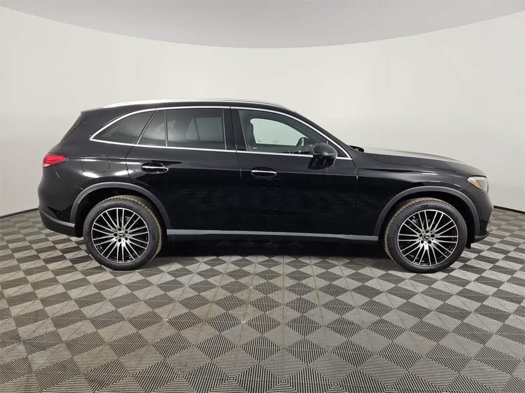 used 2025 Mercedes-Benz GLC 300 car