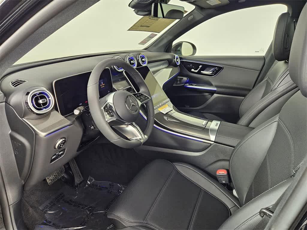 used 2025 Mercedes-Benz GLC 300 car