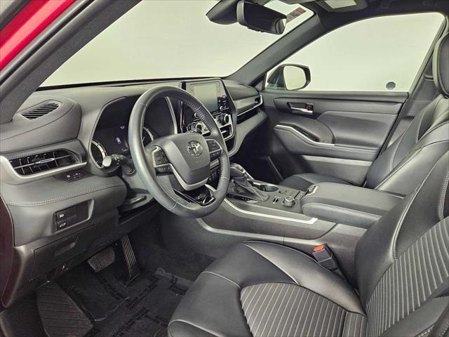 used 2022 Toyota Highlander car, priced at $39,368