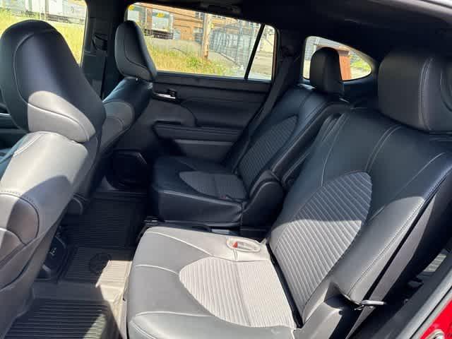 used 2022 Toyota Highlander car, priced at $41,415
