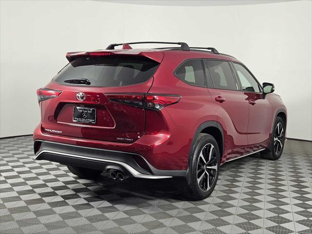used 2022 Toyota Highlander car, priced at $39,368