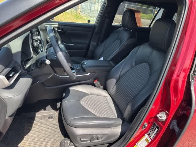 used 2022 Toyota Highlander car, priced at $41,415