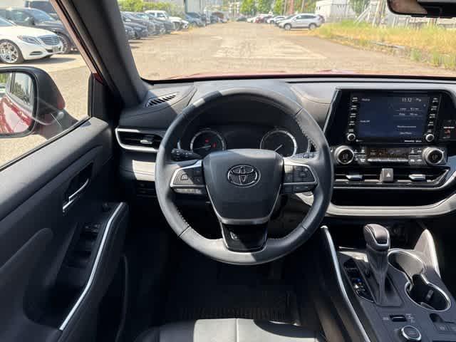 used 2022 Toyota Highlander car, priced at $41,415