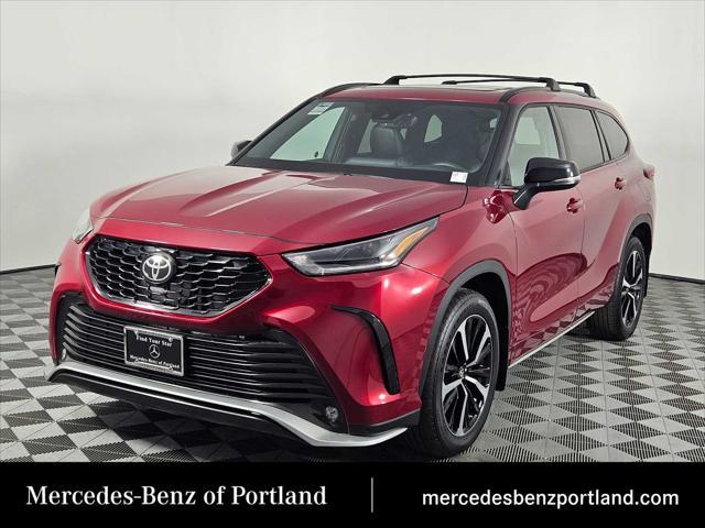 used 2022 Toyota Highlander car, priced at $41,415