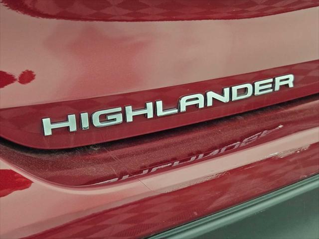 used 2022 Toyota Highlander car, priced at $39,368